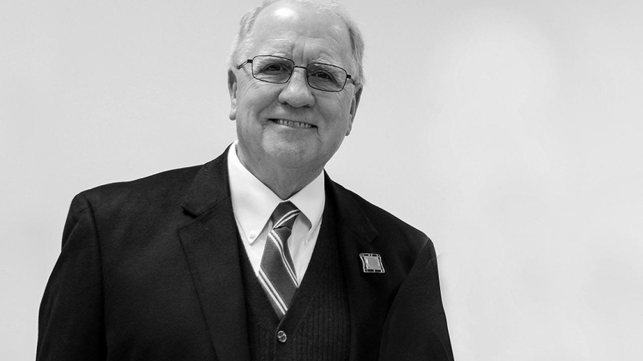 headshot of Dave Hawke