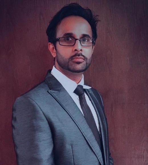 headshot of UC Davis Coursera student Dhanushka Meegaswatta 